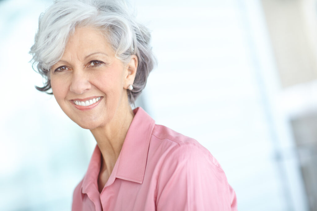 Auburn Hills, MI, dentist offers dentures and implants 